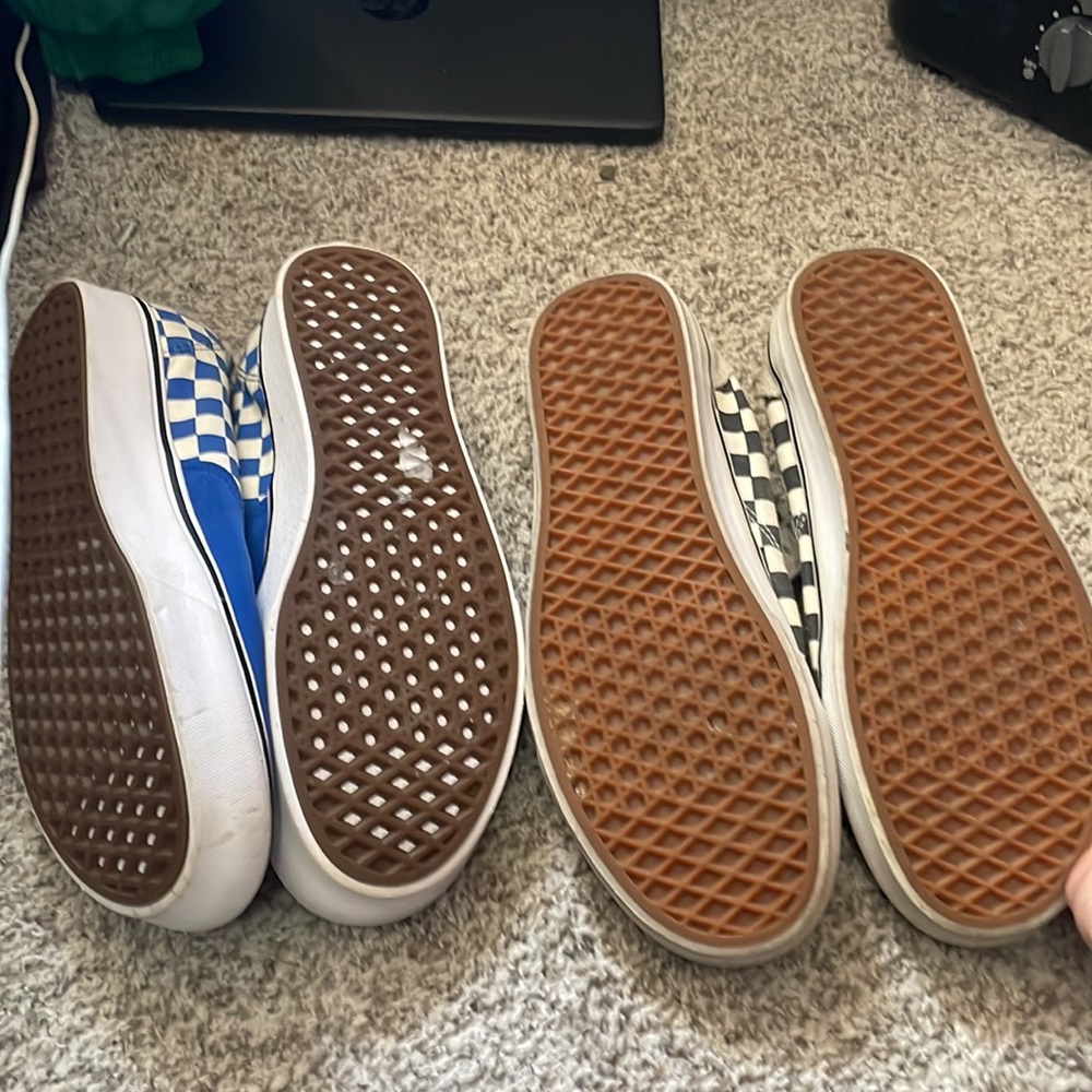 2 vans for 40 🙏🏽🙏🏽 - Picture 2 of 2